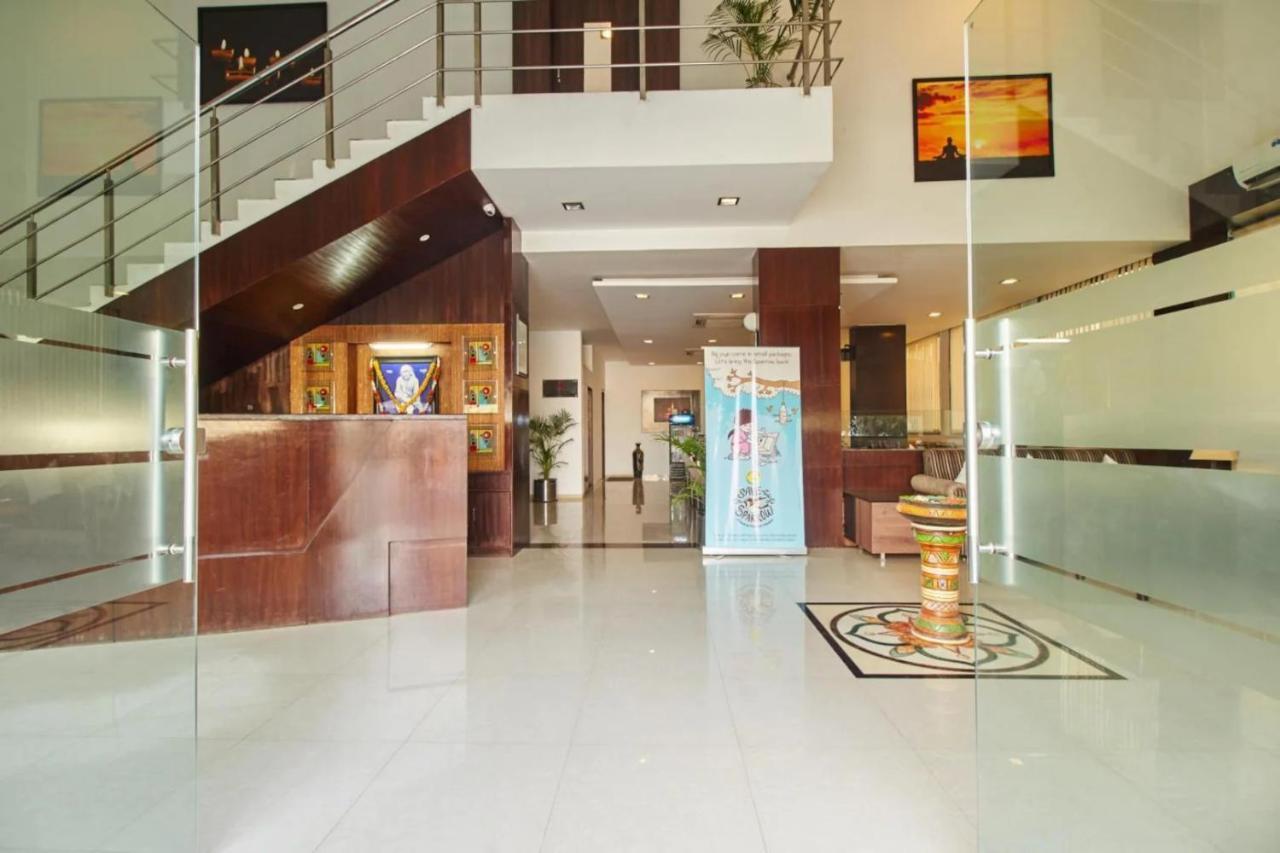 Hotel Shirdi Sai Wada Esterno foto