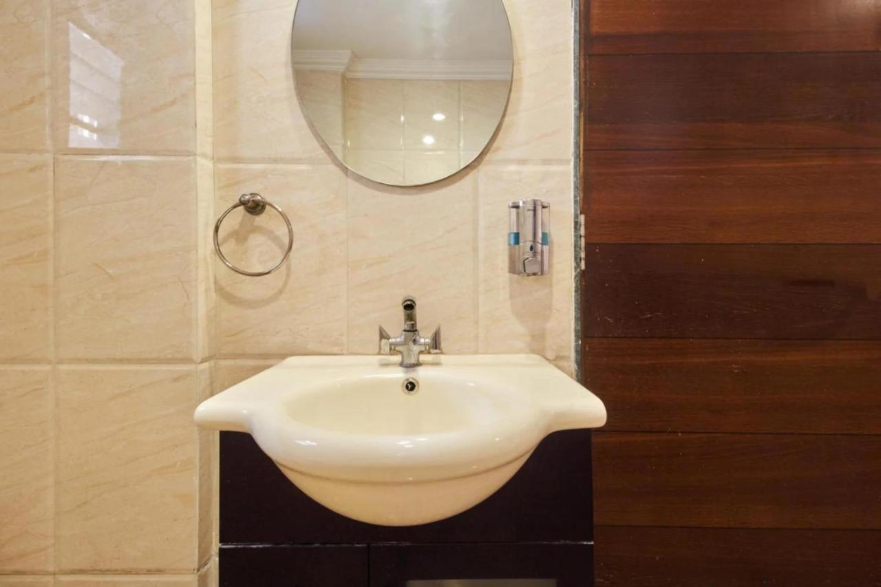 Hotel Shirdi Sai Wada Esterno foto