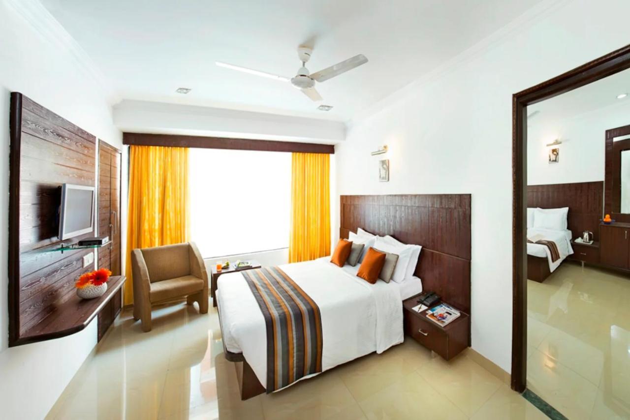 Hotel Shirdi Sai Wada Esterno foto