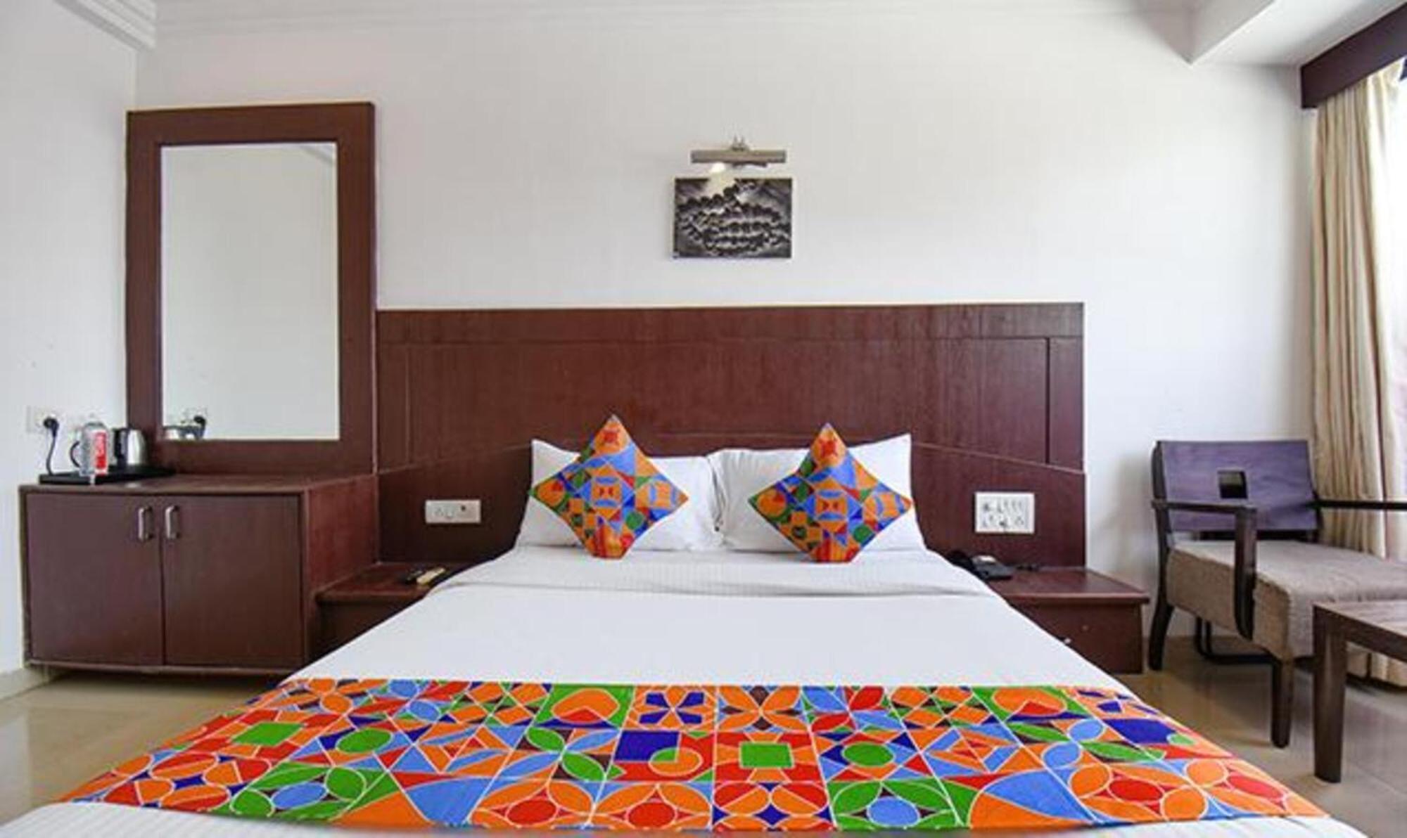 Hotel Shirdi Sai Wada Esterno foto