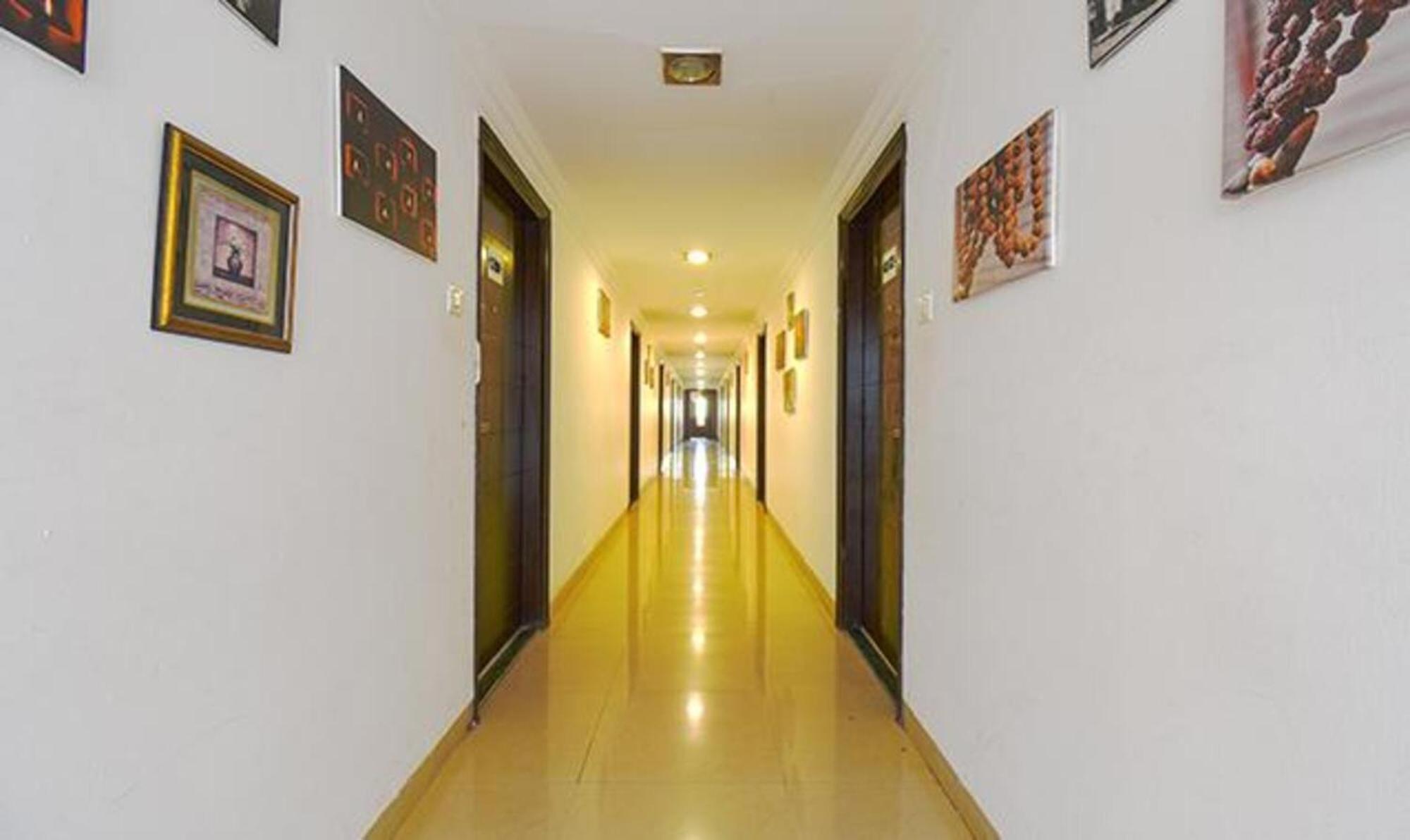 Hotel Shirdi Sai Wada Esterno foto