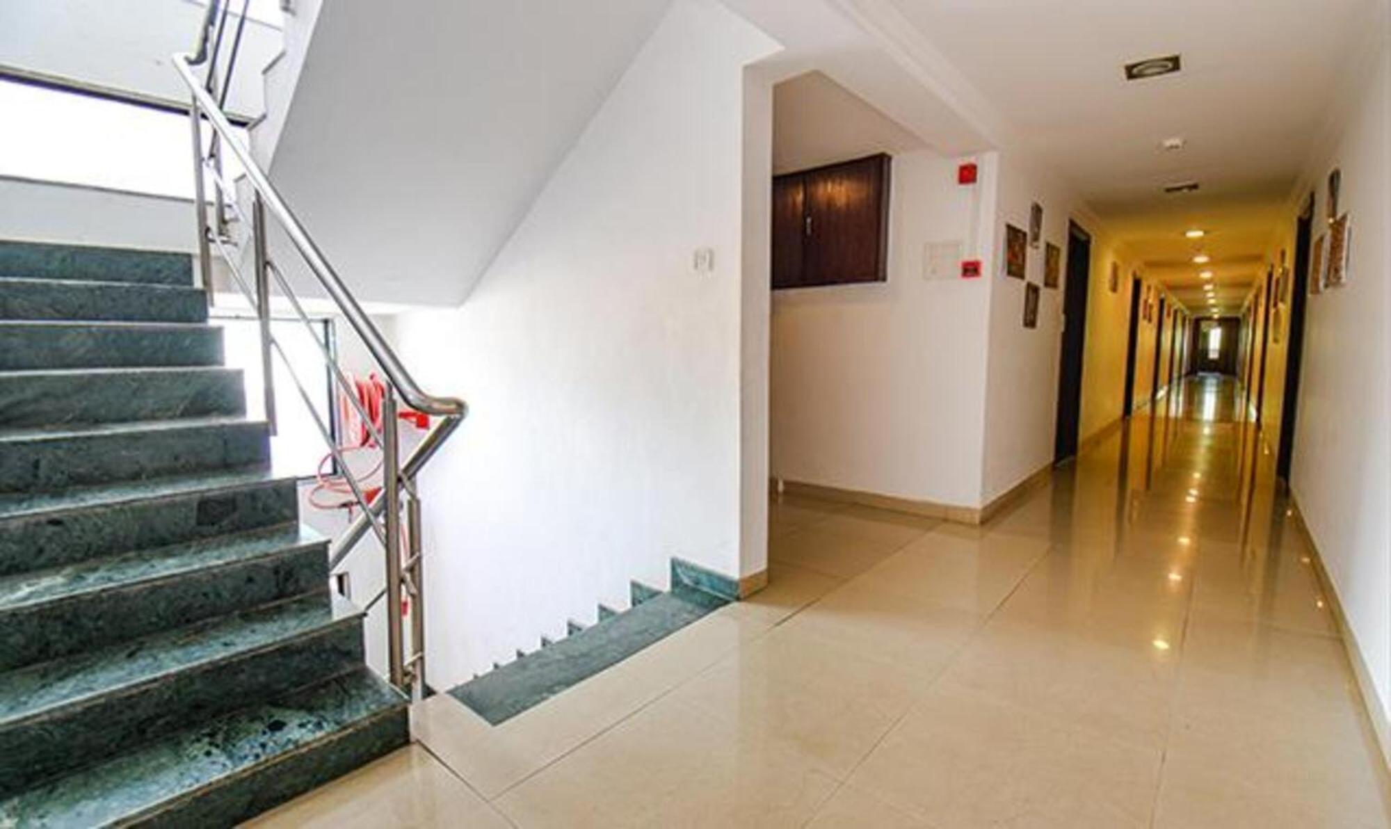 Hotel Shirdi Sai Wada Esterno foto