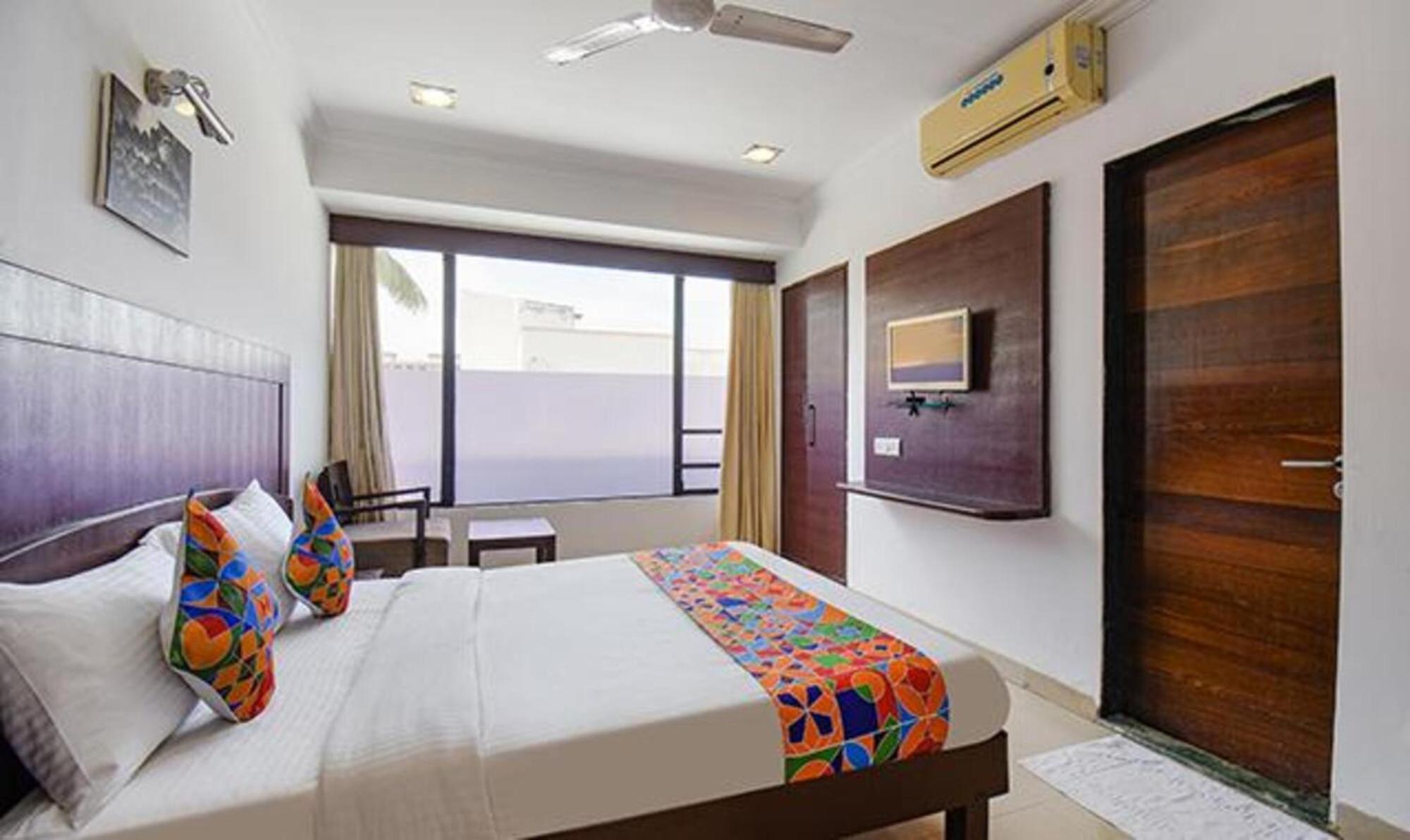 Hotel Shirdi Sai Wada Esterno foto