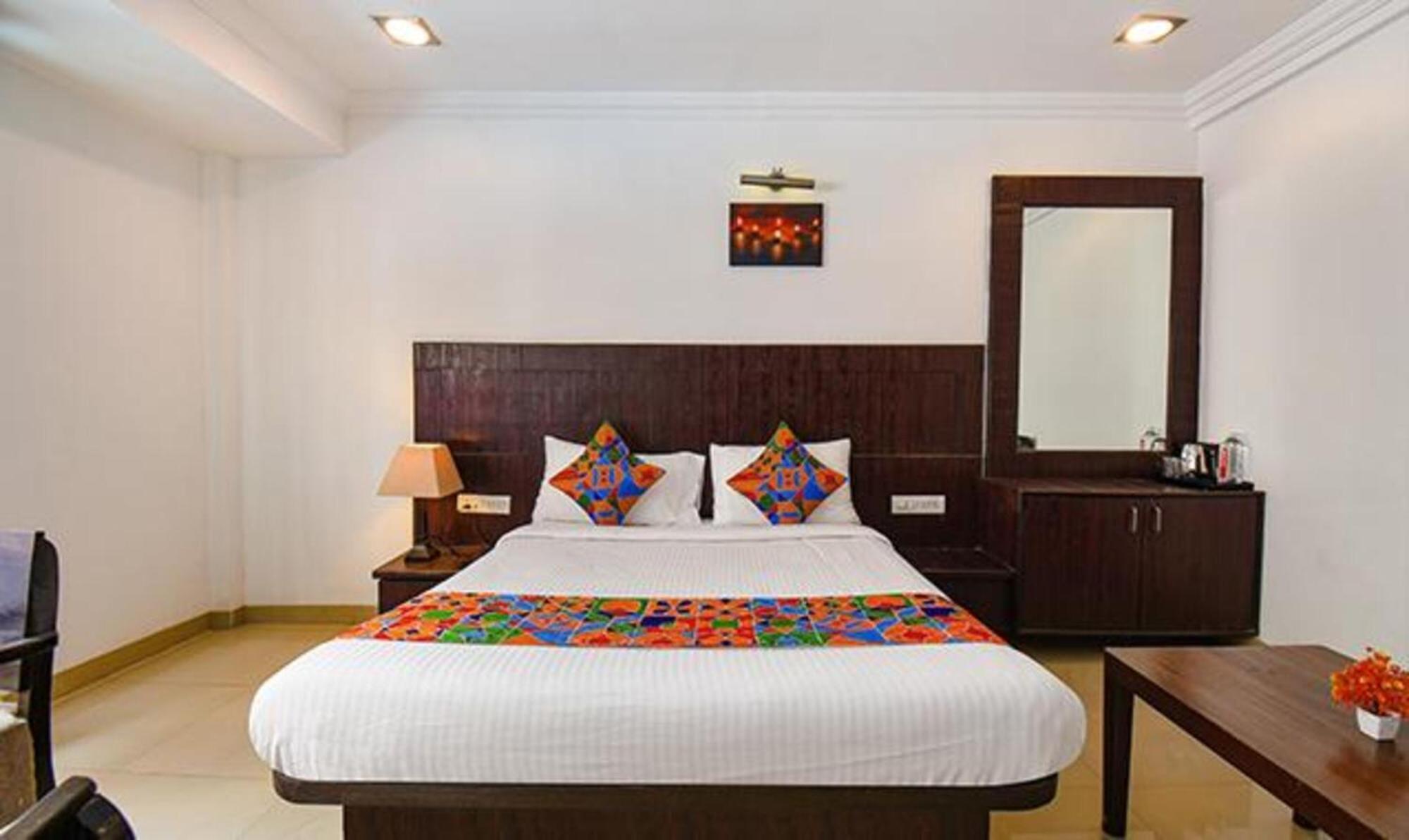 Hotel Shirdi Sai Wada Esterno foto