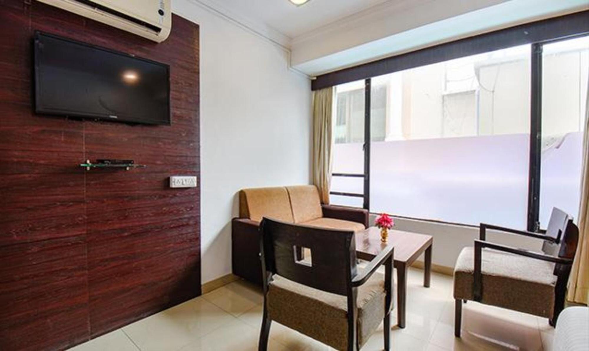 Hotel Shirdi Sai Wada Esterno foto