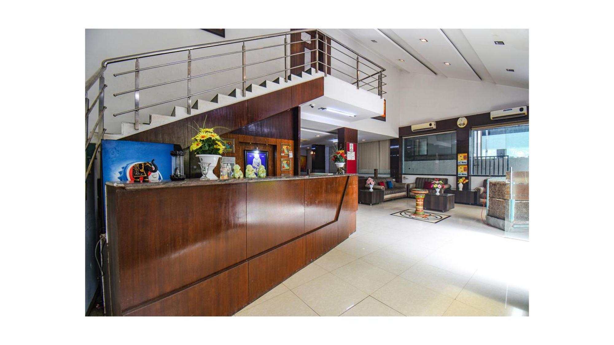 Hotel Shirdi Sai Wada Esterno foto