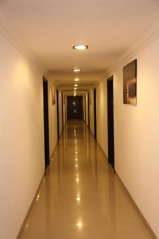 Hotel Shirdi Sai Wada Esterno foto
