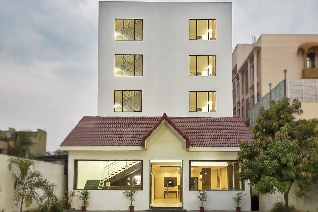 Hotel Shirdi Sai Wada Esterno foto